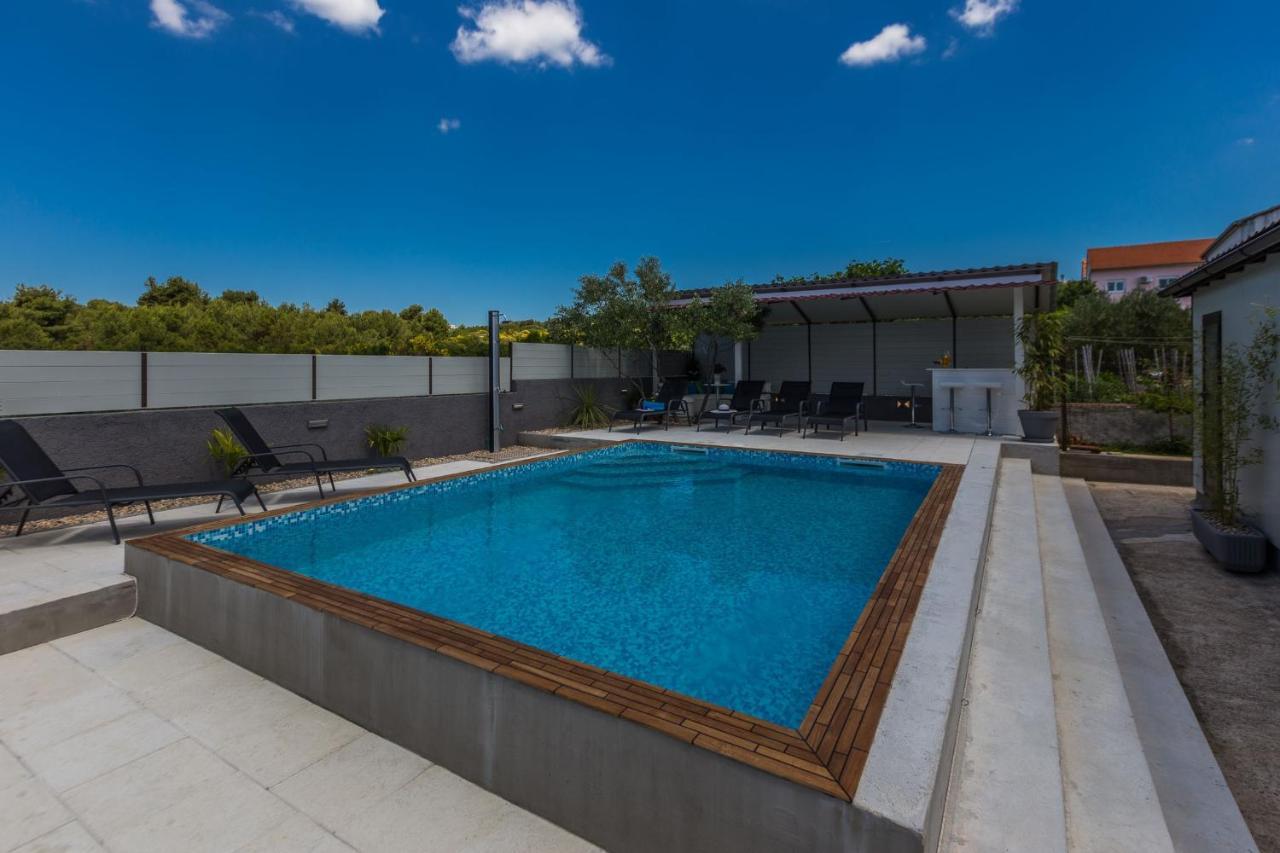 Katina Apartment With Private Pool Zadar Exterior photo