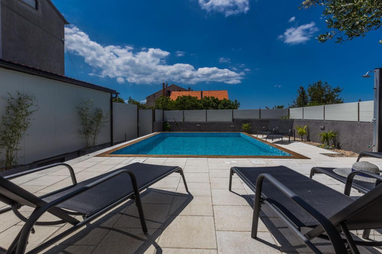 Katina Apartment With Private Pool Zadar Exterior photo